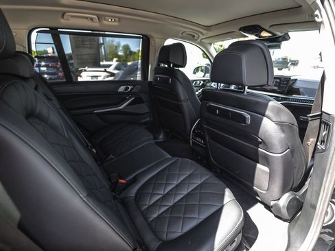 Used 2024 BMW X7 xDrive40i AWD/4WD image 29
