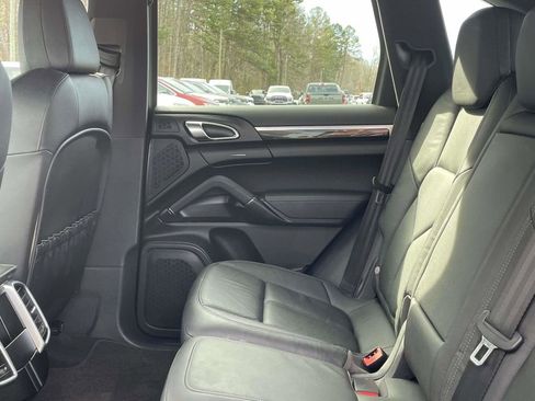 Used 2014 Porsche Cayenne image 19