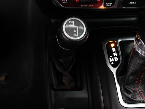 Used 2021 Jeep Gladiator Rubicon AWD/4WD image 23