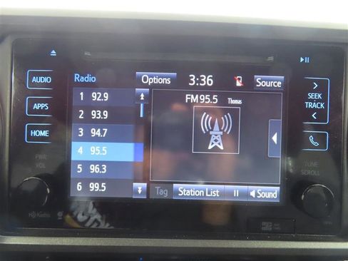 Used 2018 Toyota Tacoma TRD Off-Road w/ Technology Package image 22