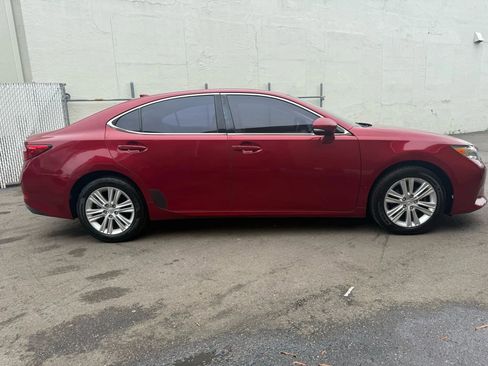 Used 2015 Lexus ES 350 w/ Premium Package FWD image 4
