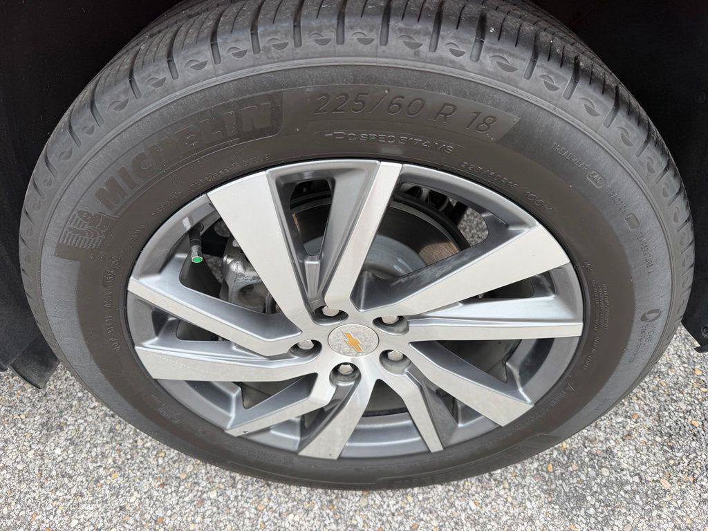 Used 2024 Chevrolet Equinox LT FWD image 28