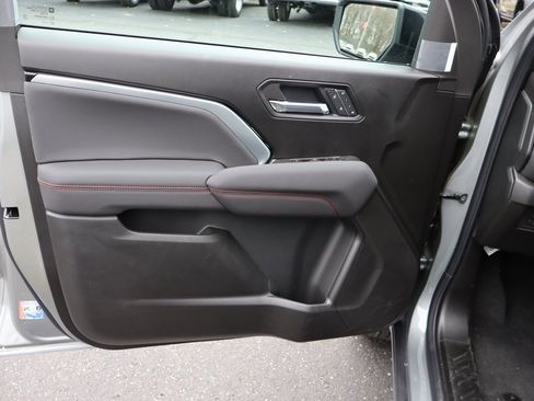 New 2026 Chevrolet Colorado Z71 w/ Technology Package image 3