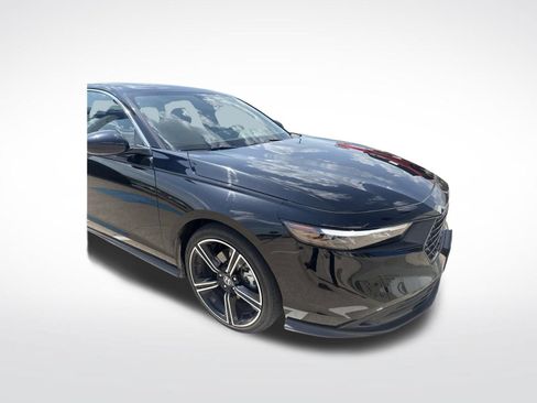Used 2024 Honda Accord Sport image 4