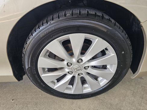 Used 2014 Honda Accord EX image 9