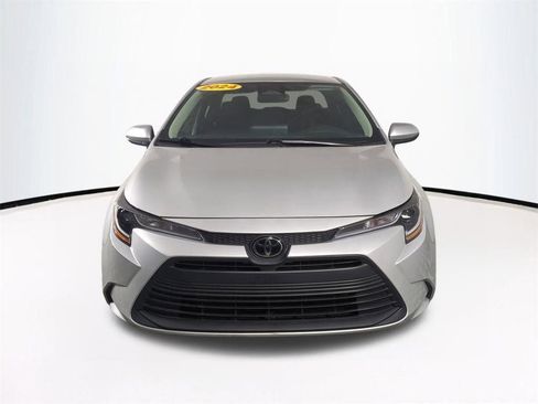 Used 2024 Toyota Corolla LE FWD image 3
