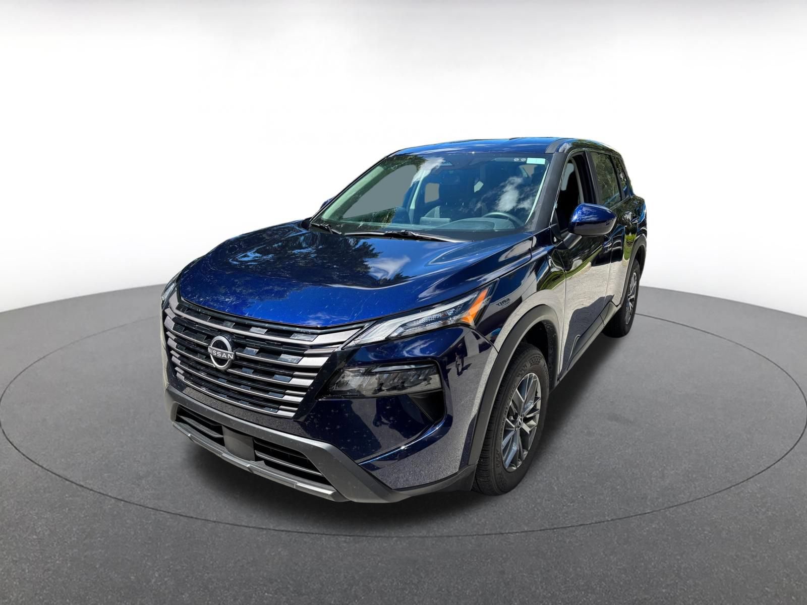 Used 2026 Nissan Rogue SV FWD image 4