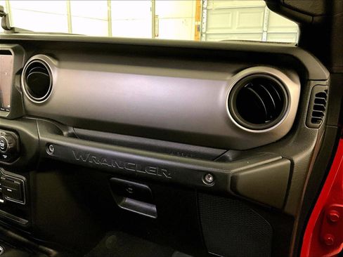 Used 2021 Jeep Wrangler Unlimited Sport AWD/4WD image 15
