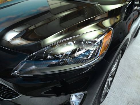 Used 2020 Ford Escape Titanium w/ Titanium Premium Package 2.0 image 13