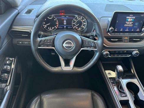 Used 2024 Nissan Altima 2.5 SR FWD image 28
