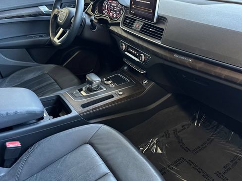 Used 2018 Audi Q5 2.0T Premium Plus w/ Premium Plus Package AWD/4WD image 16