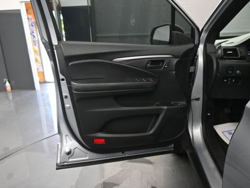 Used 2023 Honda Passport EX-L image 11