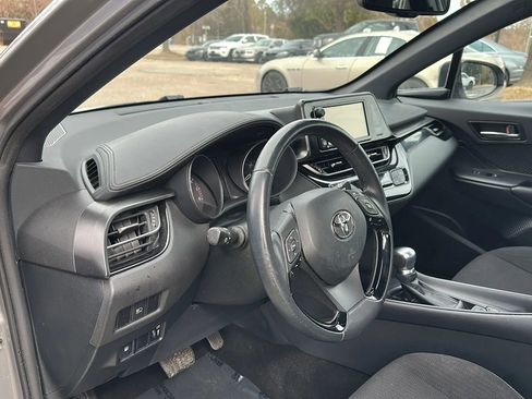 Used 2018 Toyota C-HR XLE image 12