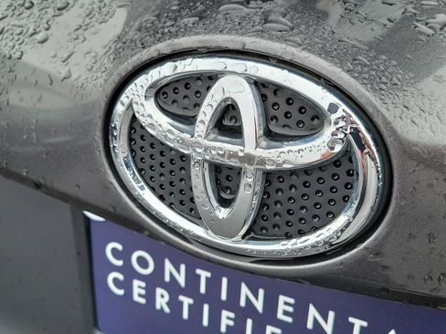 Used 2017 Toyota RAV4 XLE w/ Carpet Mat Package image 7