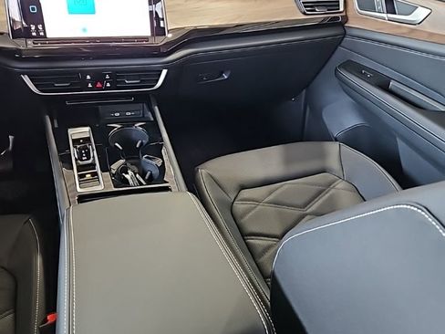 New 2026 Volkswagen Atlas SE FWD image 27