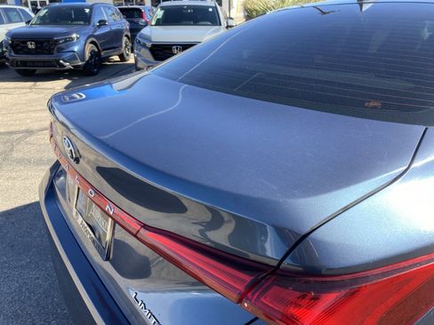 Used 2022 Toyota Avalon Limited image 6