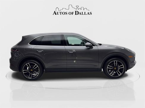 Used 2022 Porsche Cayenne image 10