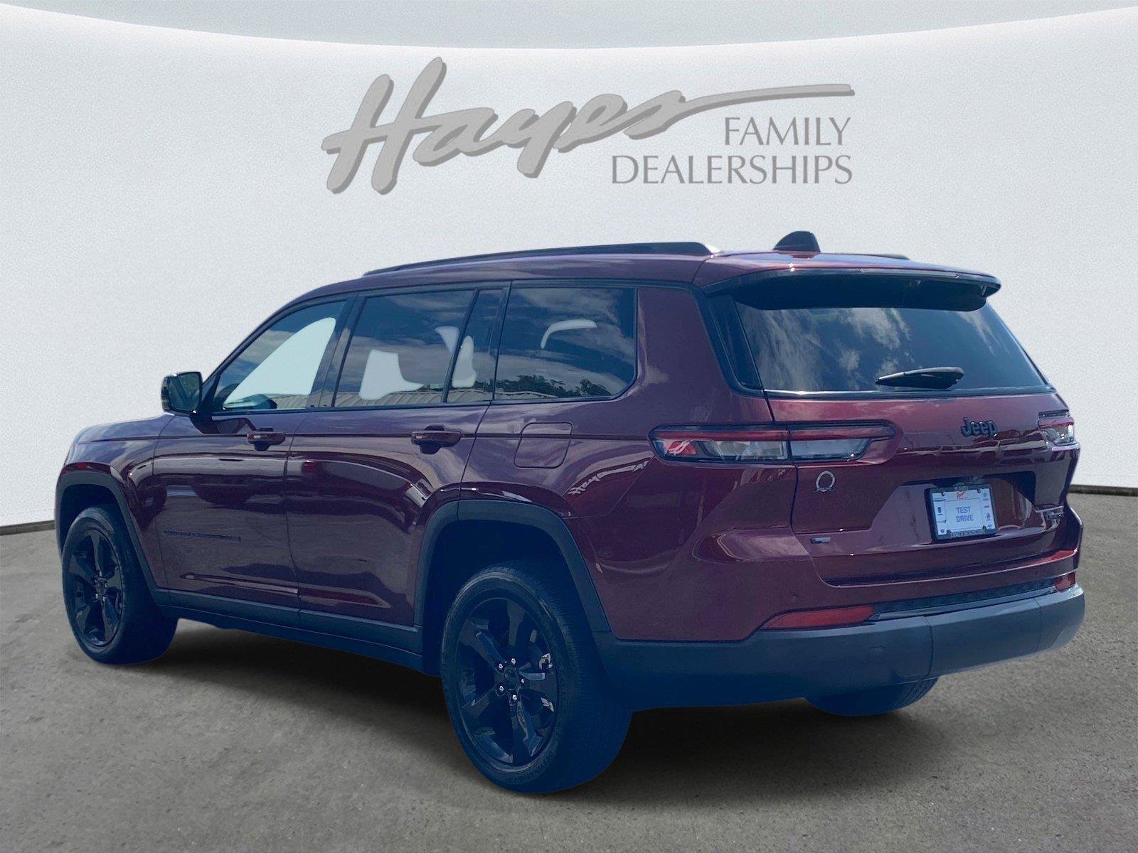 Used 2023 Jeep Grand Cherokee L Limited w/ Luxury Tech Group II RWD image 8