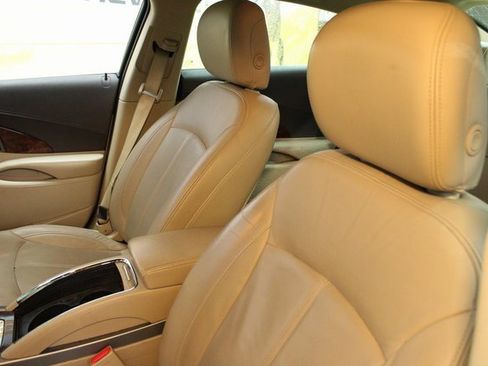 Used 2012 Buick LaCrosse image 16