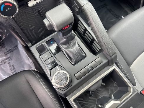 Used 2024 Toyota Tacoma TRD Off-Road image 39