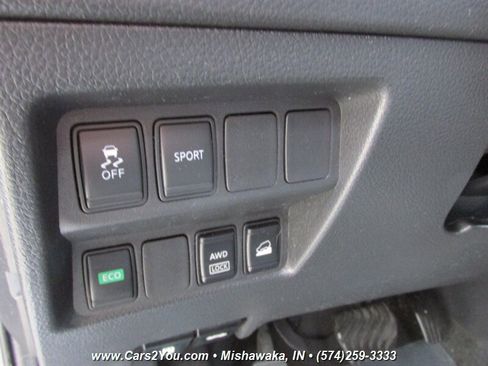 Used 2016 Nissan Rogue SV image 22