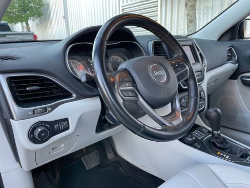 Used 2021 Jeep Cherokee Latitude Plus image 10