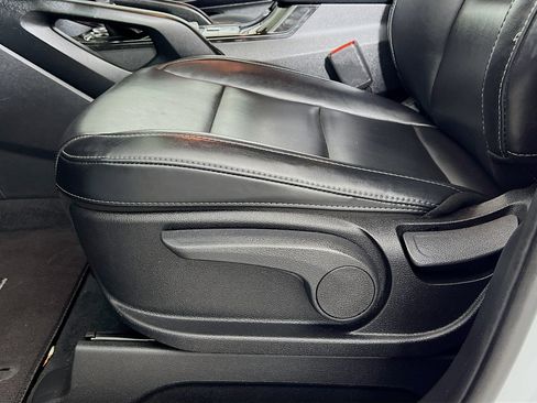 Used 2020 Kia Telluride LX AWD/4WD image 19