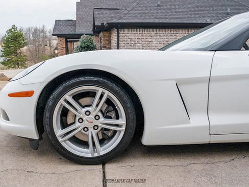 Used 2010 Chevrolet Corvette Convertible w/ Preferred Equipment Group image 4
