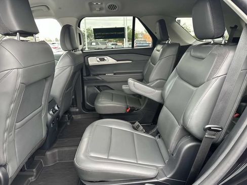 Used 2025 Ford Explorer Active w/ Active Comfort Package AWD/4WD image 21