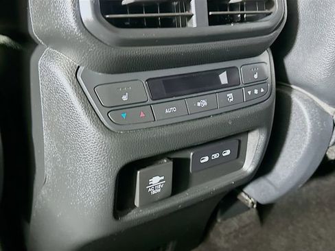 Certified 2025 Honda Pilot Elite image 34