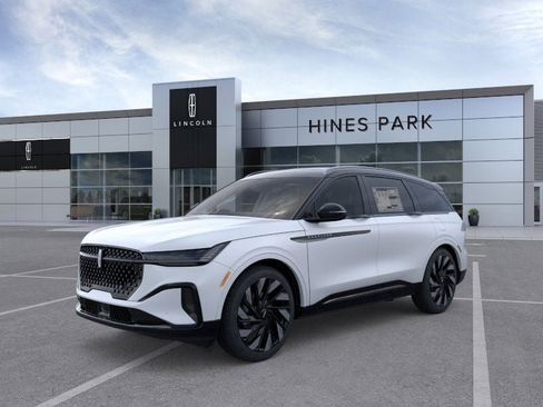 New 2026 Lincoln Nautilus Reserve w/ Jet Appearance Package image 1