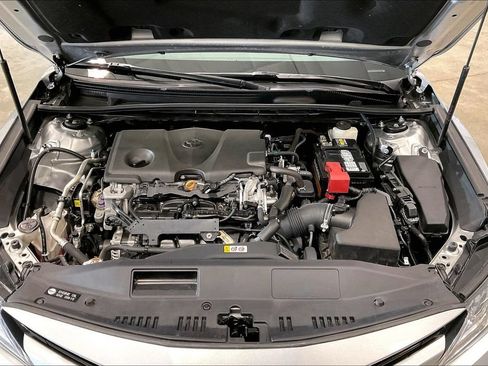 Used 2019 Toyota Camry XLE FWD image 30