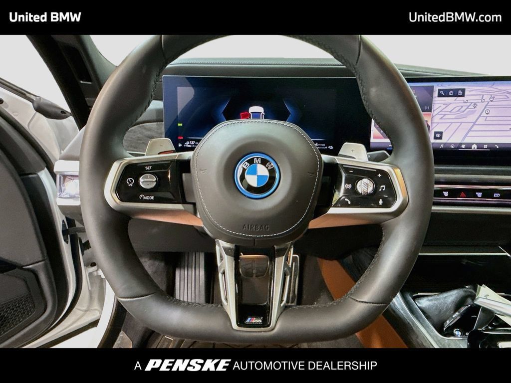 Used 2025 BMW 750e xDrive w/ Executive Package AWD/4WD image 6