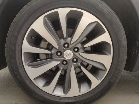 Used 2021 Buick Encore Preferred w/ Safety Package FWD image 31