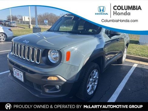 Used 2018 Jeep Renegade Latitude image 1