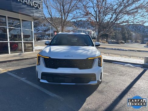 Certified 2025 Kia Sorento EX image 3