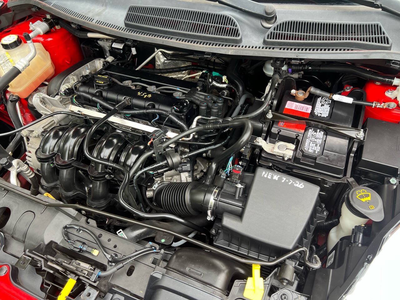 Used 2013 Ford Fiesta SE FWD image 29