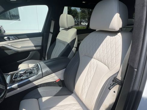 Used 2023 BMW X7 xDrive40i w/ Executive Package AWD/4WD image 16