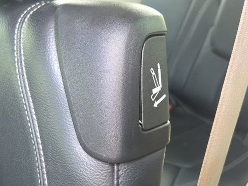 Used 2022 Chrysler Pacifica Touring-L FWD image 17