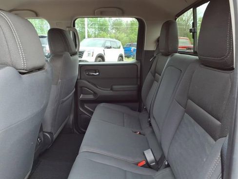 Certified 2024 Nissan Frontier SV w/ Technology Package RWD image 6