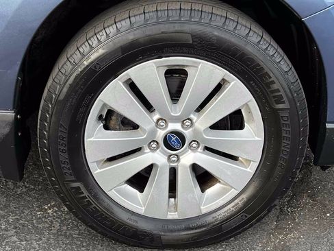 Used 2018 Subaru Outback 2.5i Premium AWD/4WD image 8