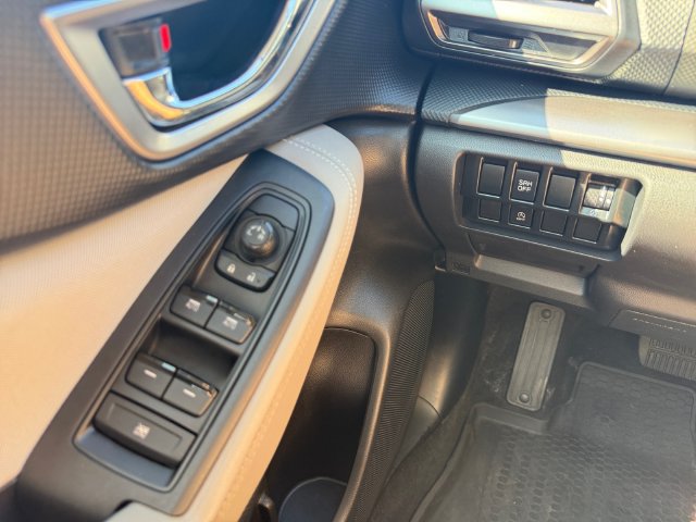 Used 2023 Subaru Forester Premium AWD/4WD image 27