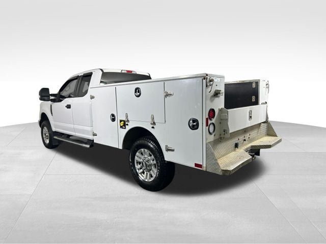 Used 2017 Ford F250 XLT w/ XLT Value Package AWD/4WD image 3