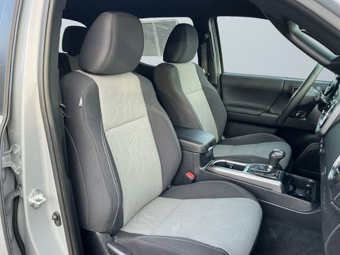 Used 2021 Toyota Tacoma TRD Off-Road image 16