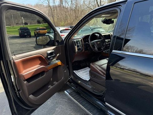 Used 2015 Chevrolet Silverado 1500 High Country w/ High Country Premium Package image 9