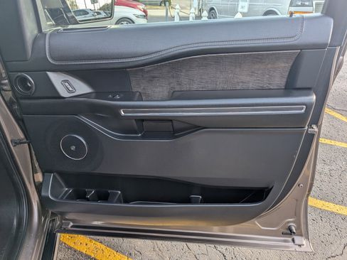 Used 2019 Ford Expedition Limited w/ Equipment Group 302A image 28