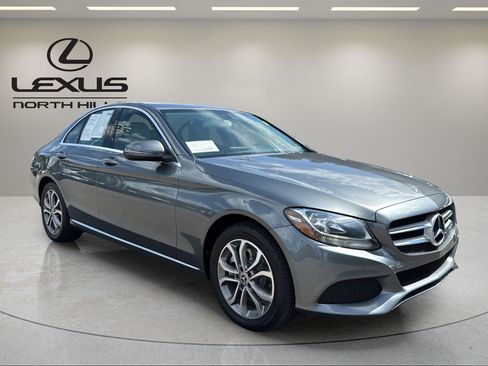 Used 2018 Mercedes-Benz C 300 4MATIC Sedan image 4