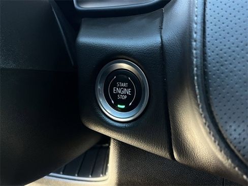 Used 2022 GMC Yukon SLT w/ SLT Premium Package image 23