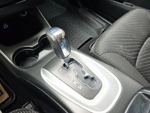 Used 2019 Dodge Journey SE image 12