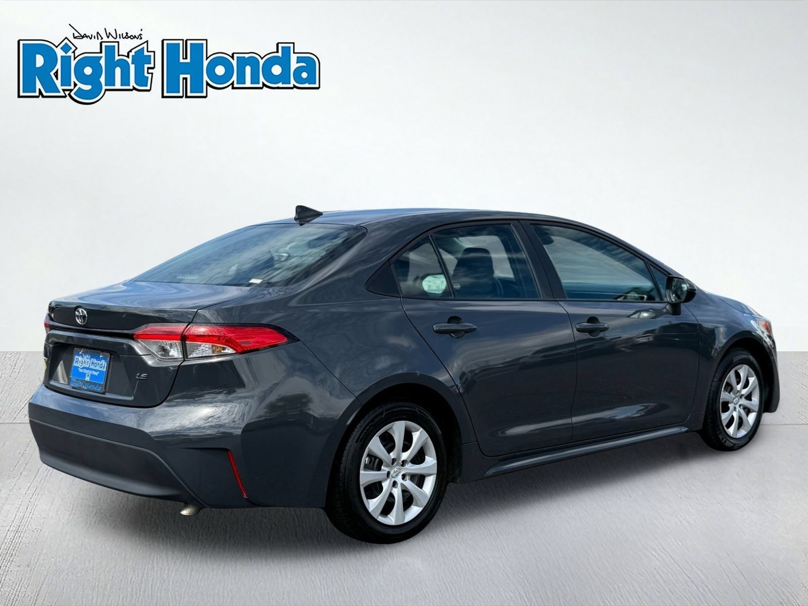 Used 2025 Toyota Corolla LE FWD image 8